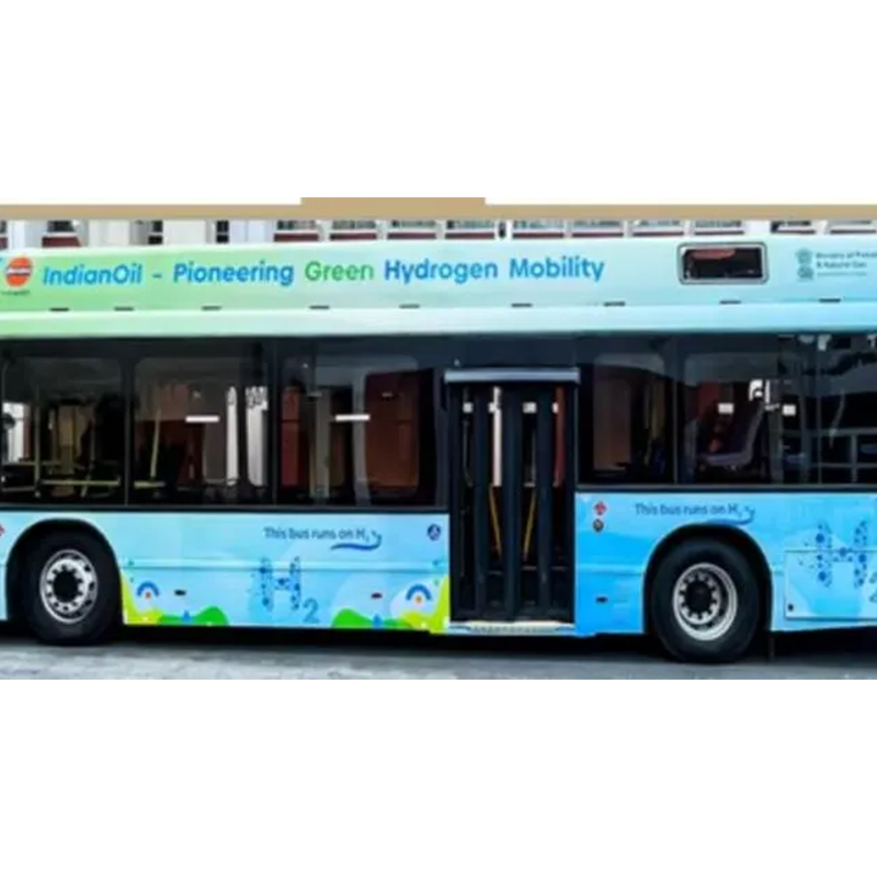 Dumalo ang mga ministro ng unyon sa pagpapaandar ng unang berdeng hydrogen fuel cell bus ng India